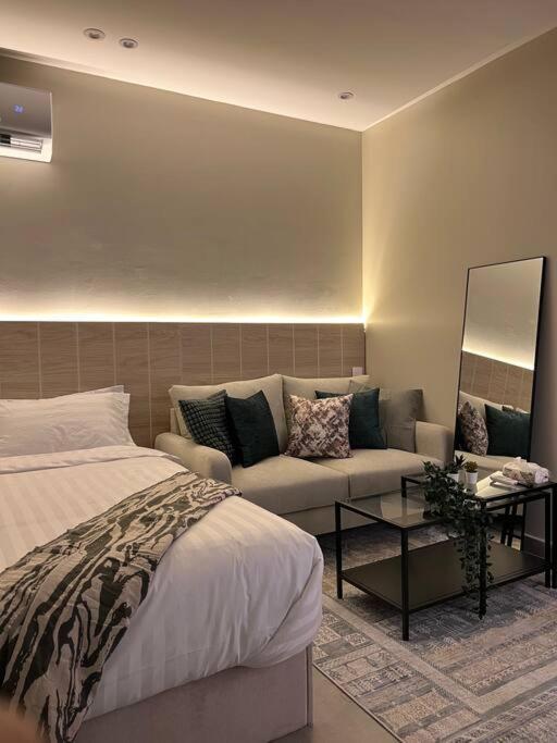 Stylish -self Entry Apartment *