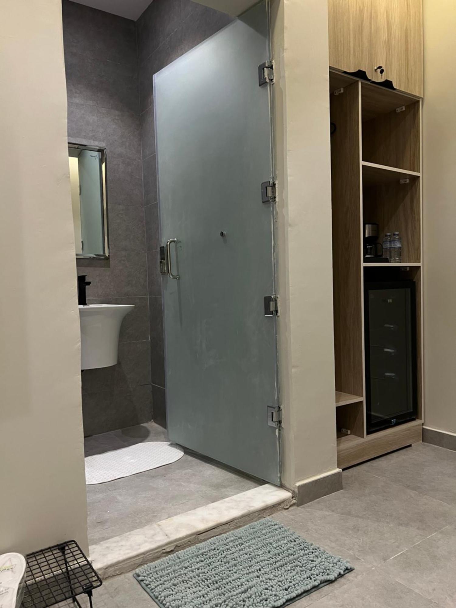 Apartment Stylish -self Entry