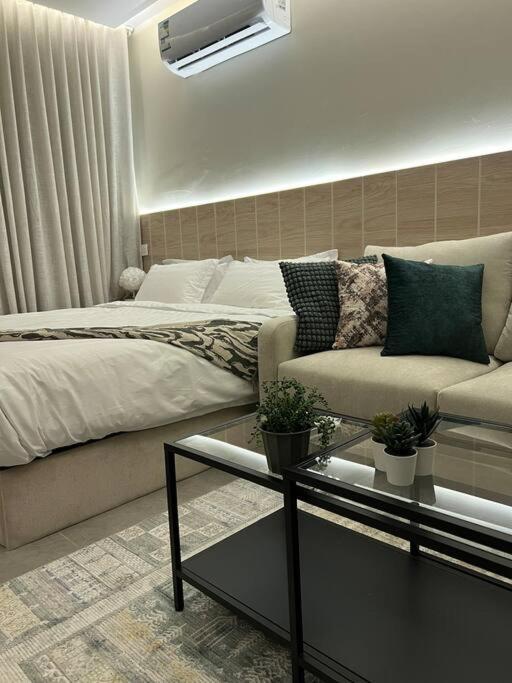 Stylish -self Entry Apartment *